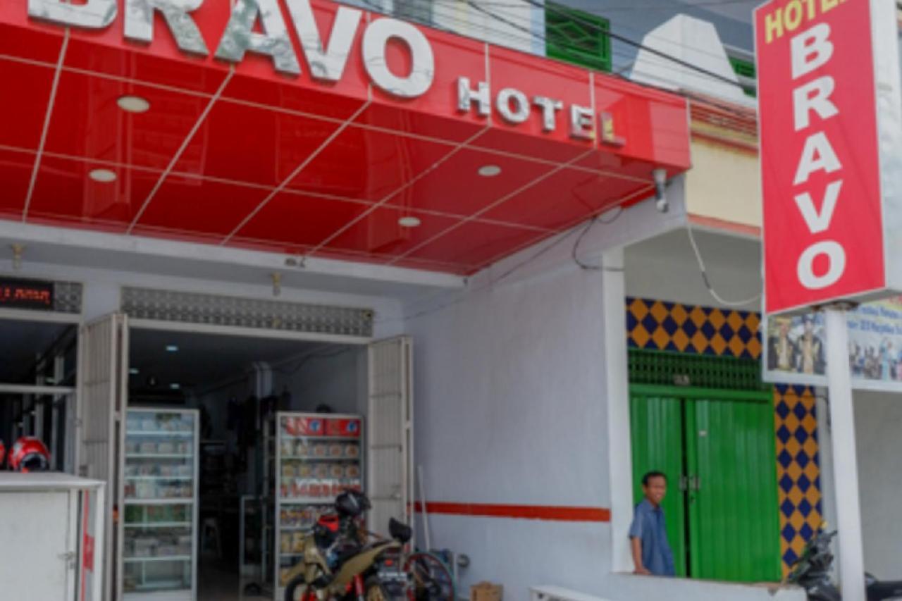 Reddoorz @ Hotel Bravo Pantai Kamali Bau Bau Baubau Екстериор снимка