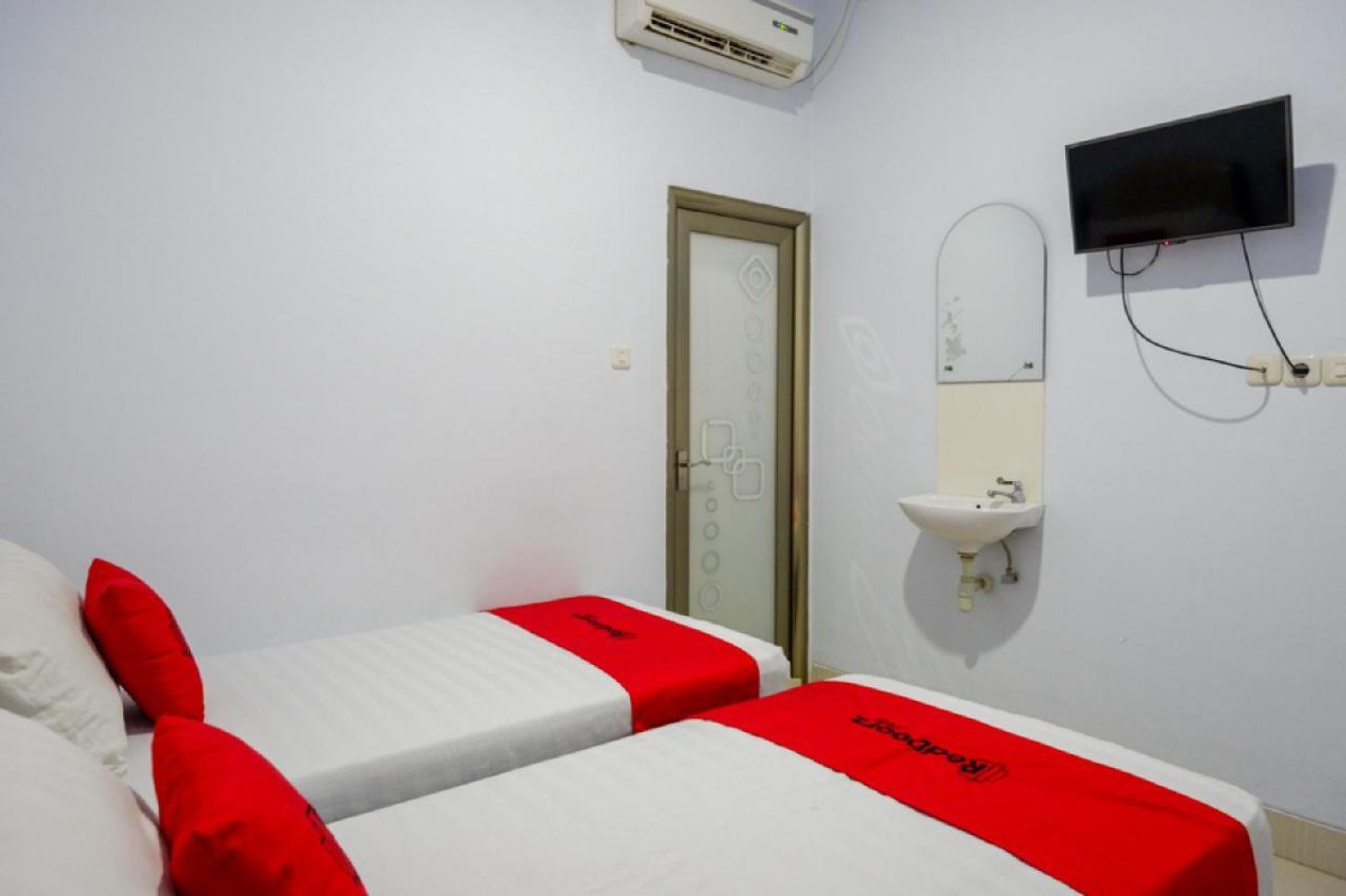 Reddoorz @ Hotel Bravo Pantai Kamali Bau Bau Baubau Екстериор снимка