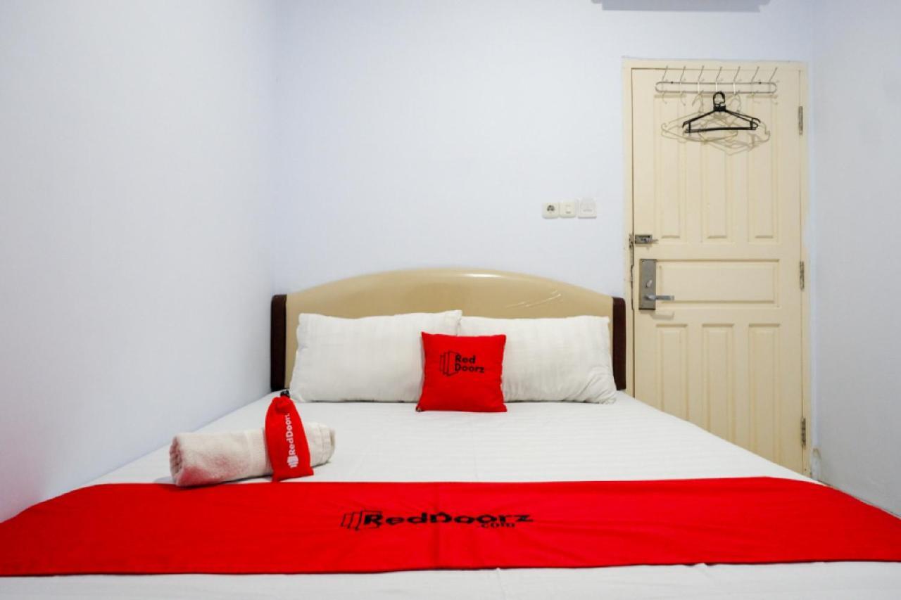Reddoorz @ Hotel Bravo Pantai Kamali Bau Bau Baubau Екстериор снимка