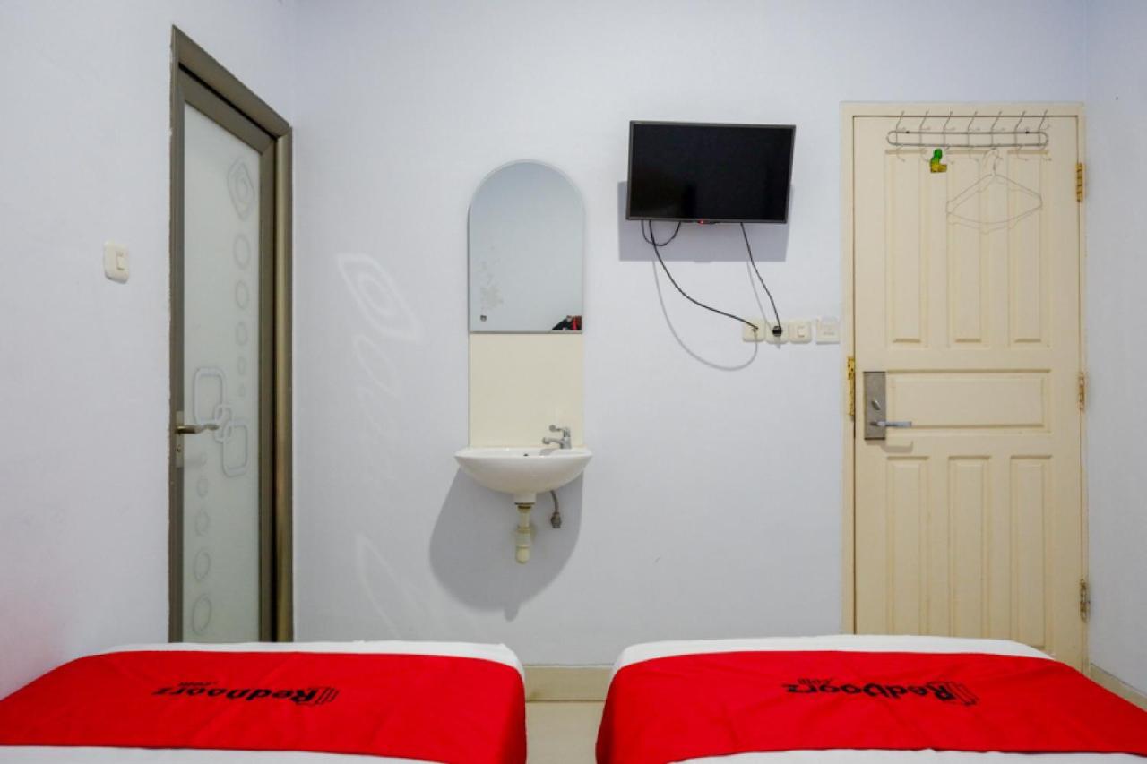 Reddoorz @ Hotel Bravo Pantai Kamali Bau Bau Baubau Екстериор снимка
