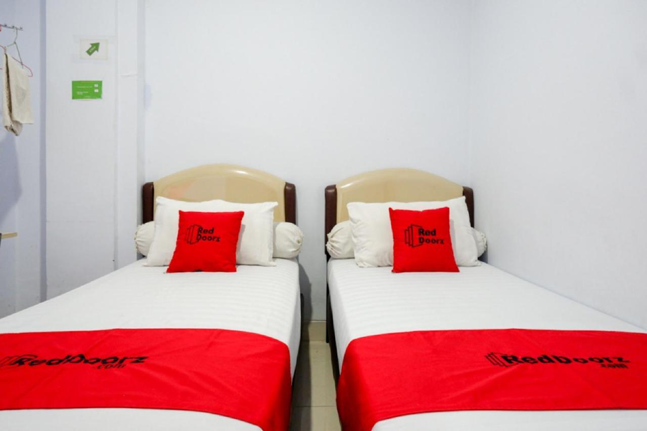 Reddoorz @ Hotel Bravo Pantai Kamali Bau Bau Baubau Екстериор снимка