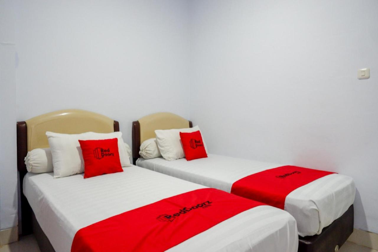 Reddoorz @ Hotel Bravo Pantai Kamali Bau Bau Baubau Екстериор снимка